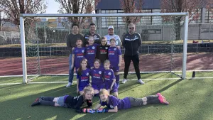 E2-Juniorinnen stürmen zum ersten Sieg im ersten Testspiel